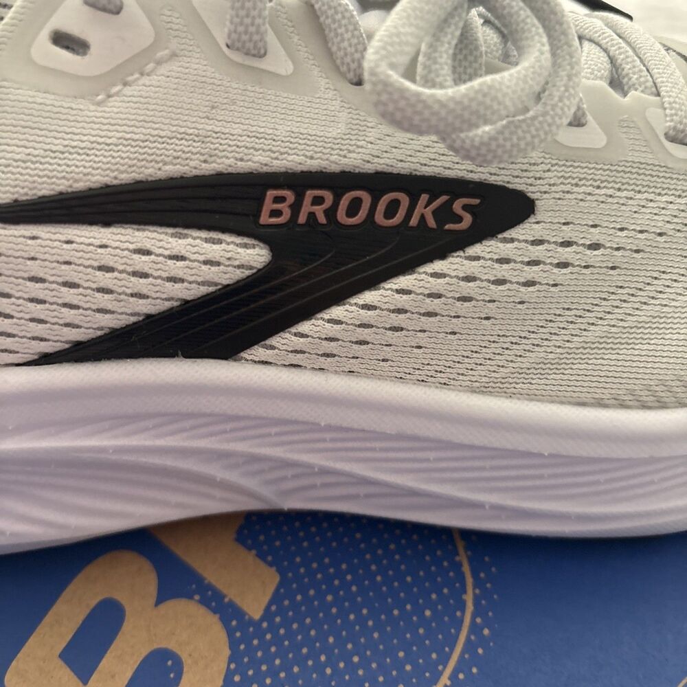 Brooks Ghost 18 Women Gray Size 8 Run Walk Sneaker Tennis Shoes - Picture 5 of 10